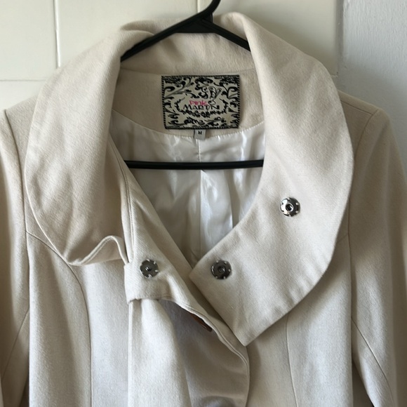 Lux Woman’s A-line Jacket by Pink Martini. Cream Colour Size M - Picture 3 of 8